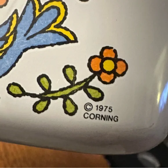 Vintage 1975 Corningware Baking Dish with Lid - Picture 3 of 12